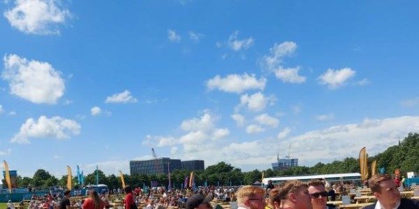 苏格兰今日重回大赛舞台 卫生大臣亲临现场视察