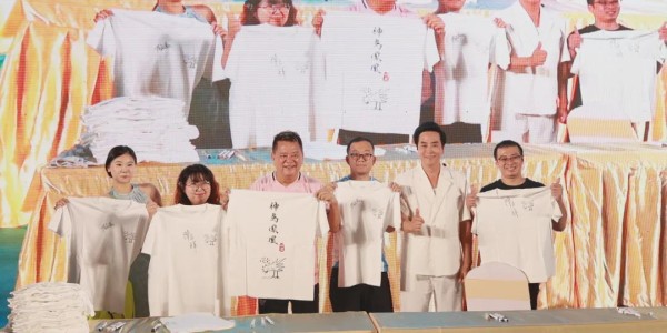 刚刚，香港知名明星在古城！