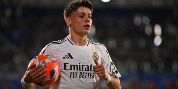 开云官方-皇马计划居勒尔中场转型，马斯坦托诺加盟无碍其出场时间